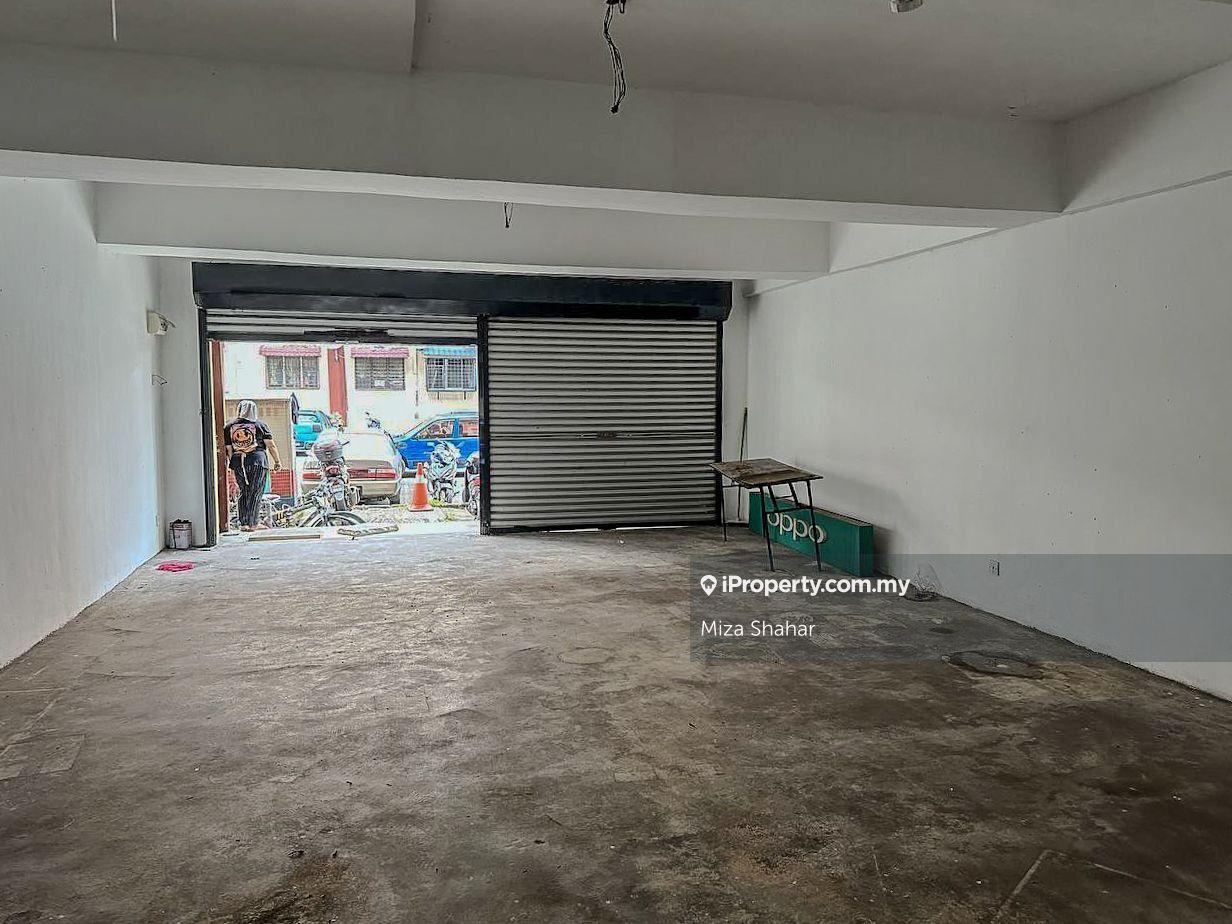 Kedai untuk Dijual di Sri Pulai, Seri Kembangan oleh Miza Shahar - iProperty.com.my