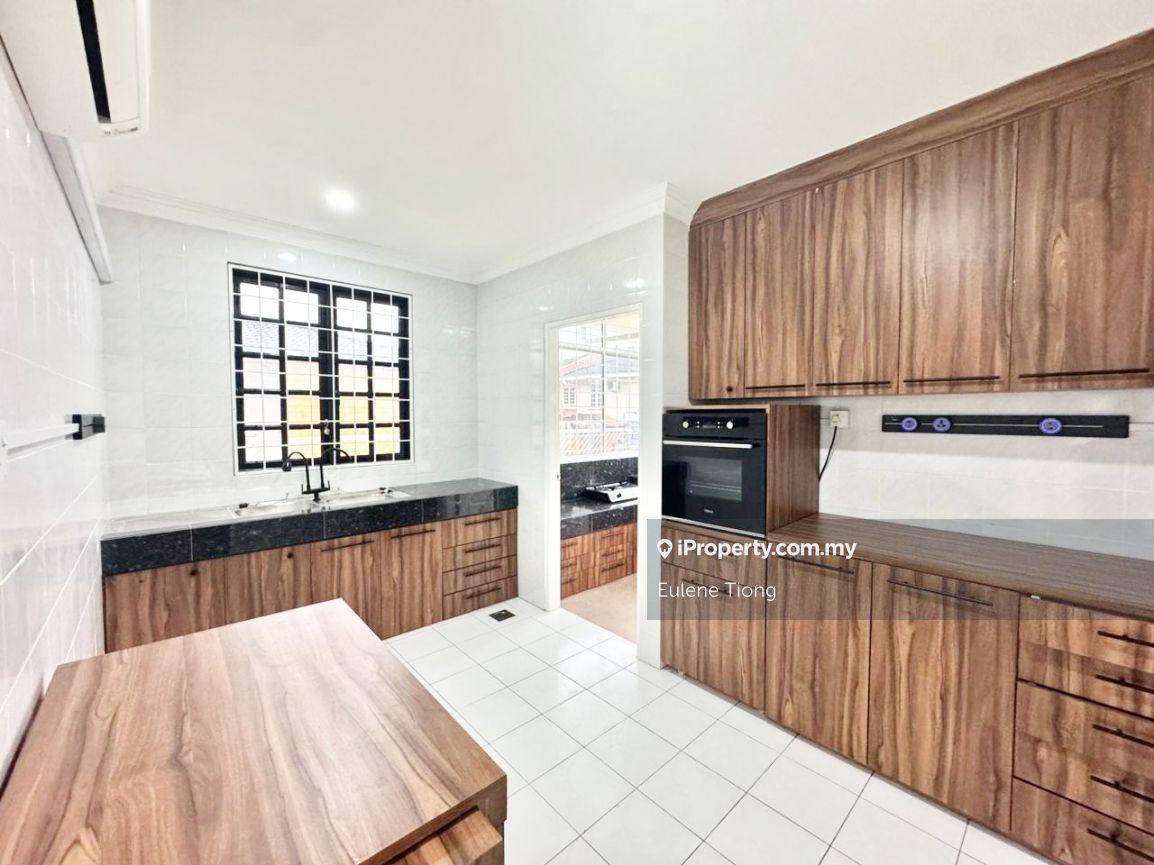 Semi-Detached House for Rent in Kuching, Sarawak by Eulene Tiong - iProperty.com.my