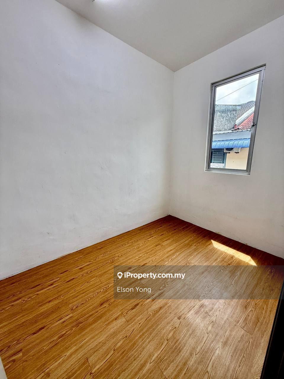 Rumah Berangkai 2 Tingkat untuk Dijual di Taman Banang Jaya, Evergreen Height, Bukit Flora, Batu Pahat oleh Elson Yong - iProperty.com.my