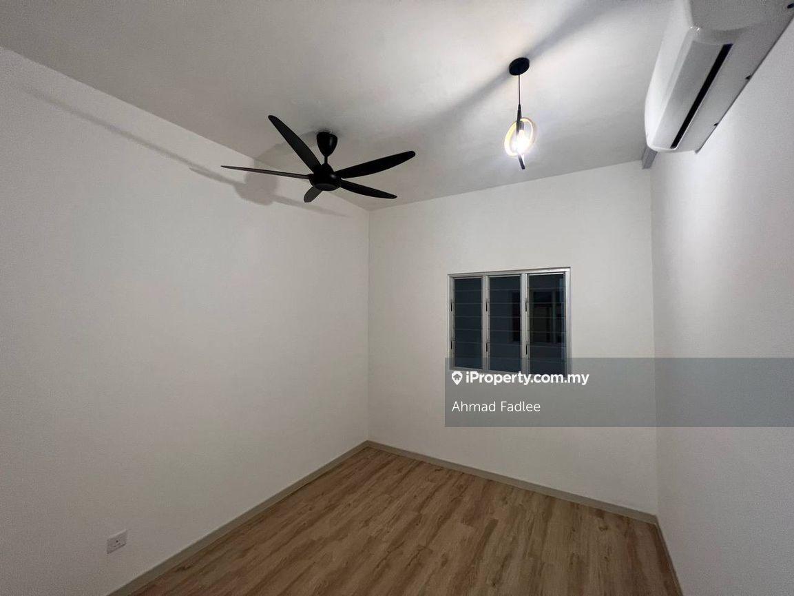 Condominium for Sale in Lakefront Homes by Ahmad Fadlee - iProperty.com.my