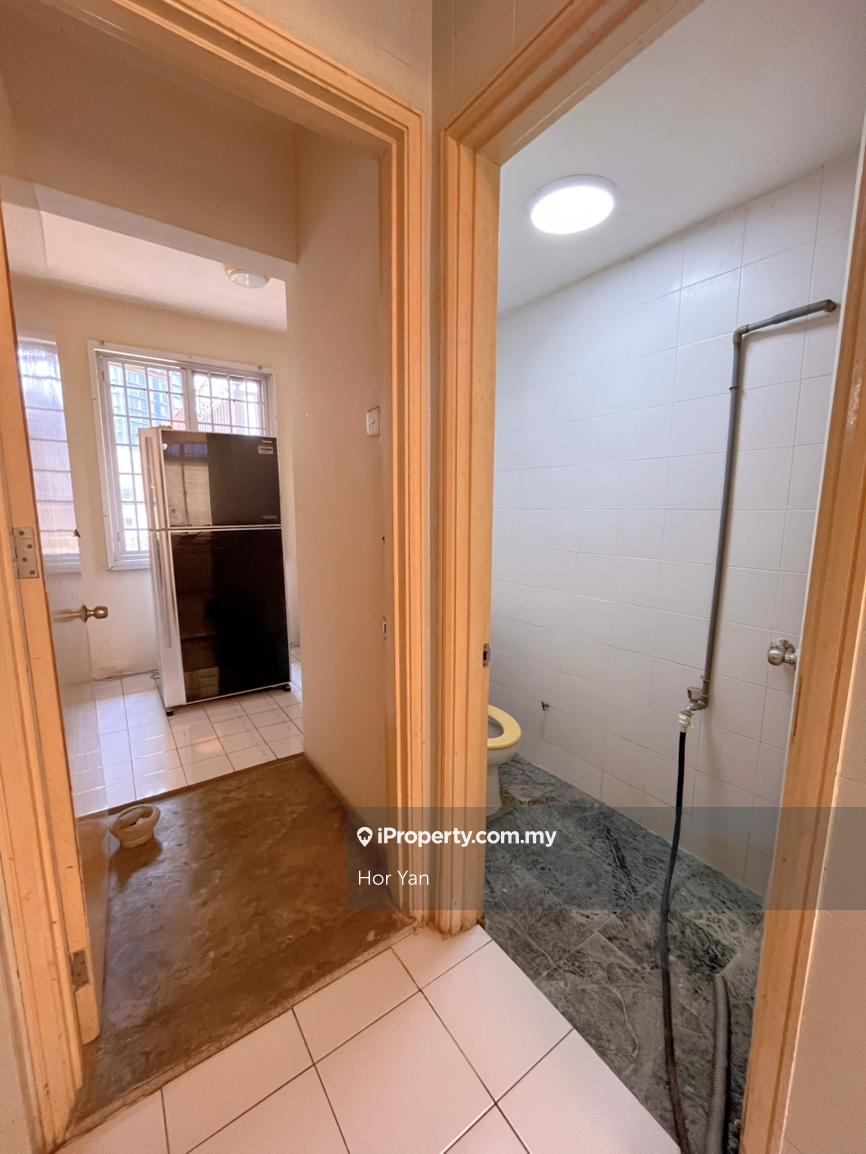 Condominium for Sale in Pantai Panorama Condominiums by Hor Yan - iProperty.com.my