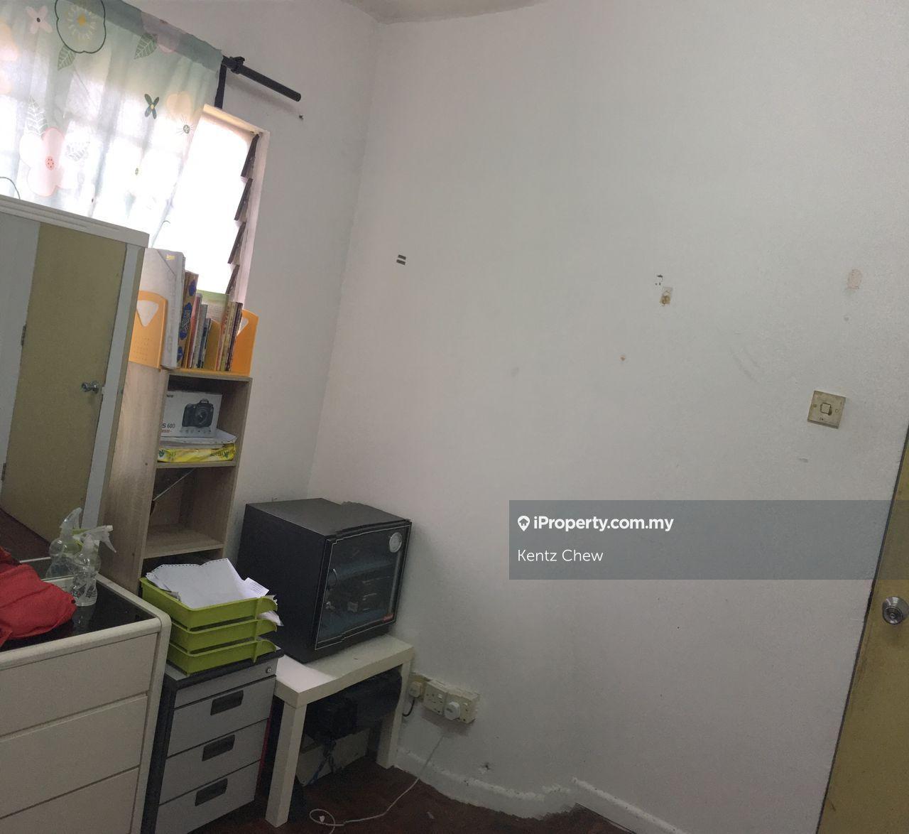Rumah Pangsa untuk Dijual di Flat PKNS Seksyen 8 oleh Kentz Chew - iProperty.com.my