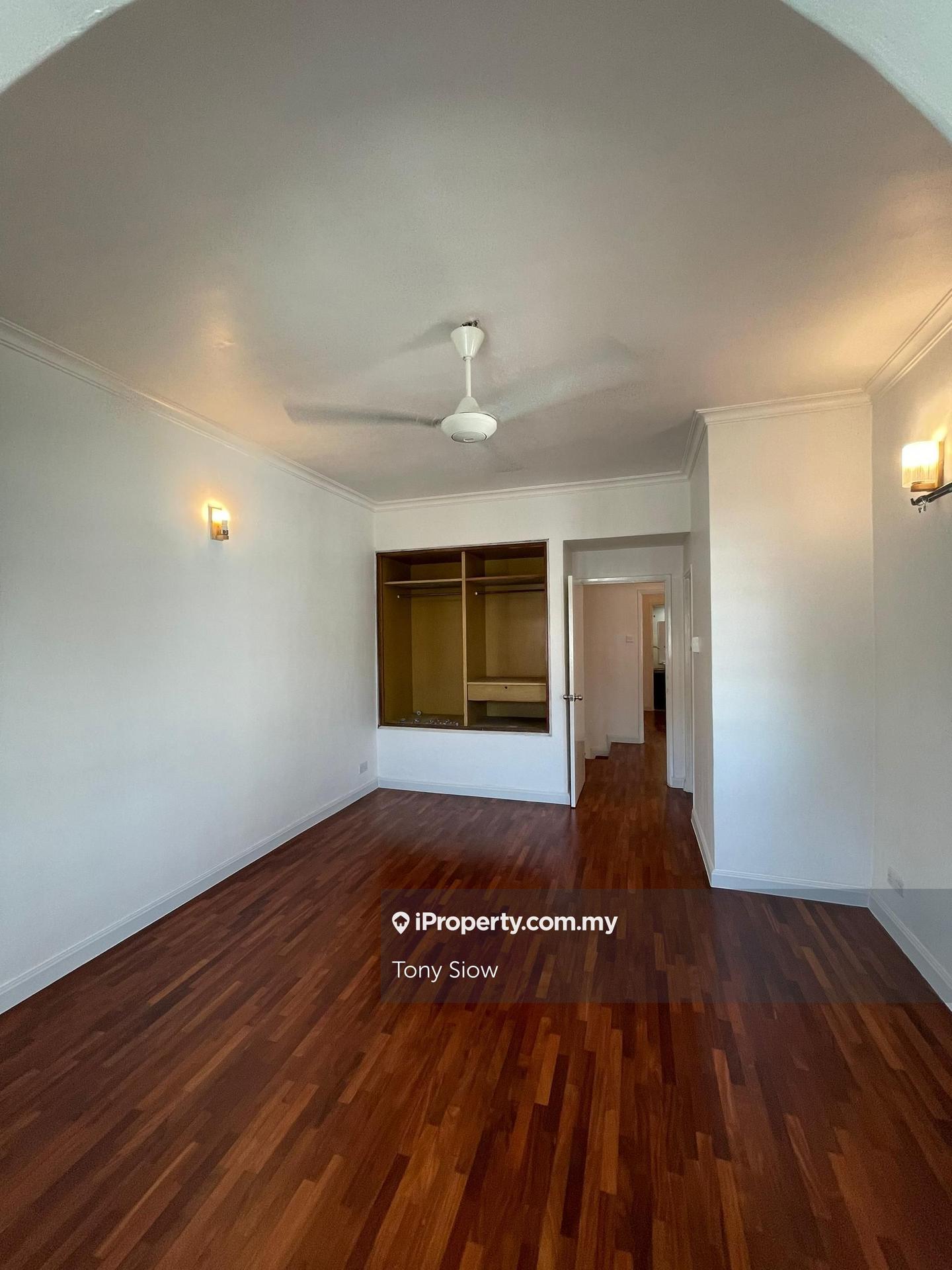 Rumah Berangkai 2 Tingkat untuk Dijual di Usj 5, Subang Jaya oleh Tony Siow - iProperty.com.my