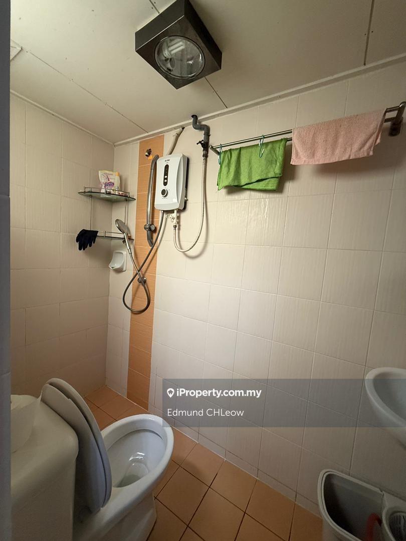 Townhouse for Sale in Taman Amansiara, Rawang by Edmund CHLeow - iProperty.com.my