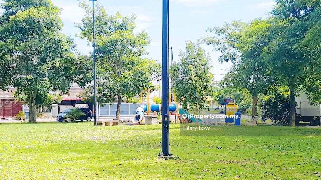 Rumah Berangkai 2 Tingkat untuk Disewa di 2 Storey House | Club house | Bdr Baru Seksyen 8, Bangi oleh Hilary Low - iProperty.com.my