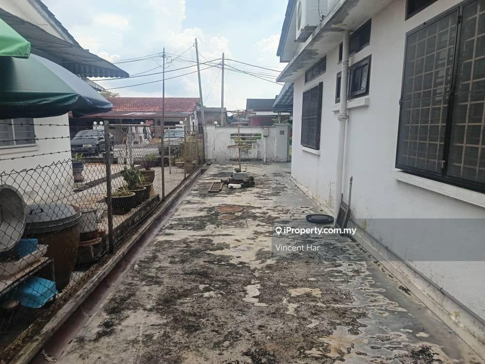 Semi-Detached House for Sale in Taman Hong Kong, Teluk Intan by Vincent Har - iProperty.com.my