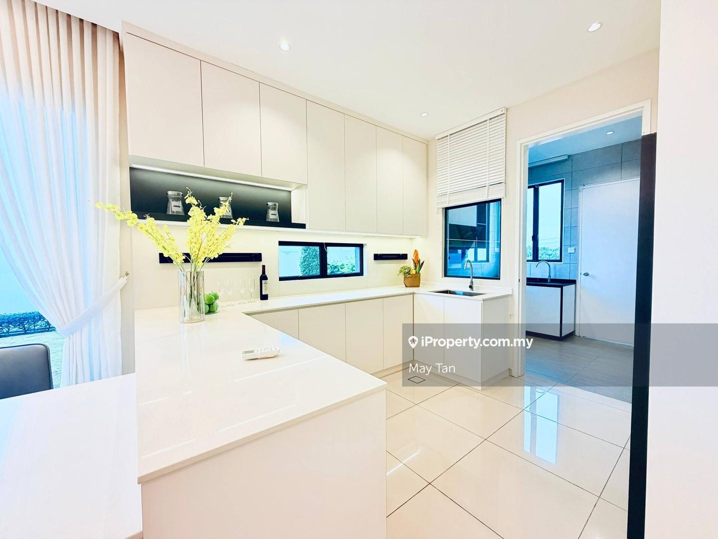 Rumah Berangkai 2 Tingkat untuk Dijual di Phase 3,Full loan, Kluang oleh May Tan - iProperty.com.my