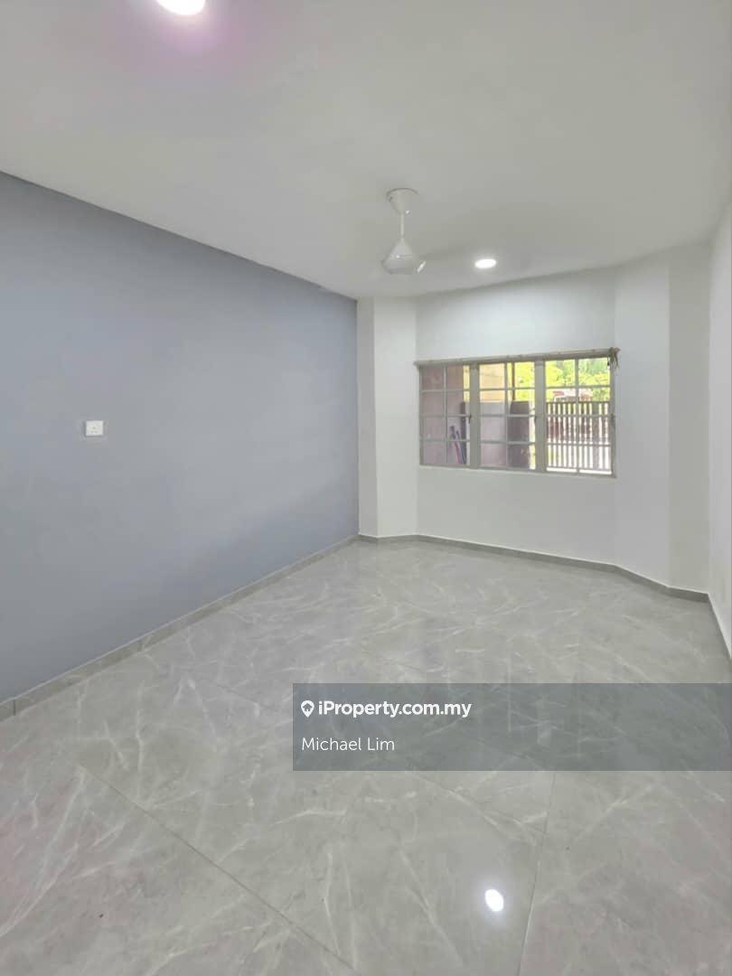 Rumah Berangkai 1 Tingkat untuk Dijual di Taman Telok, Telok Panglima Garang oleh Michael Lim - iProperty.com.my
