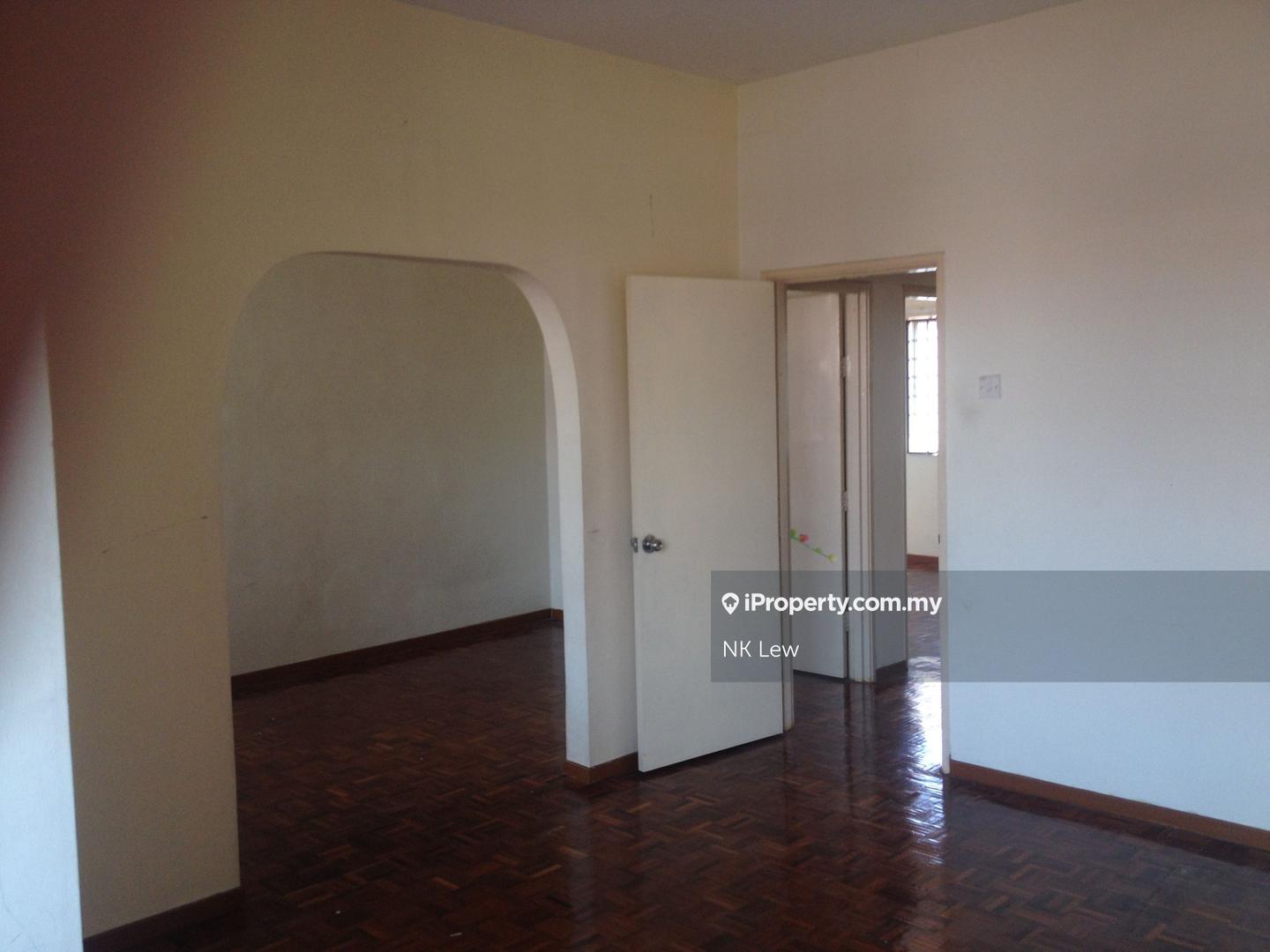 Rumah Berangkai 2 Tingkat untuk Dijual di Taman Bukit Serdang, Seri Kembangan oleh NK Lew - iProperty.com.my