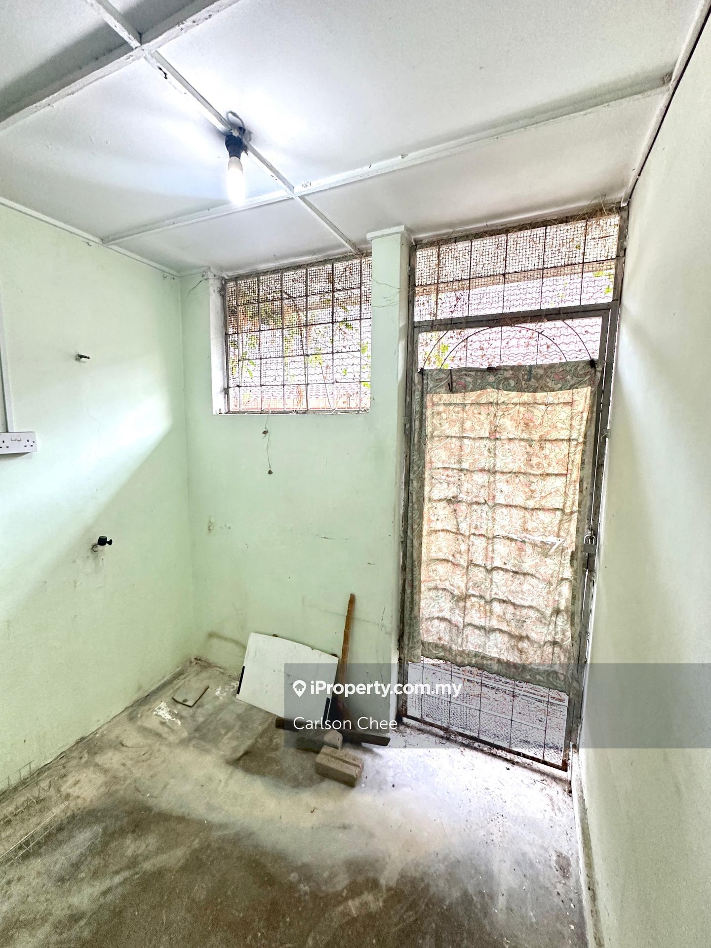 Rumah Berangkai 1.5 Tingkat untuk Dijual di Usj 2, Subang Jaya oleh Carlson Chee - iProperty.com.my