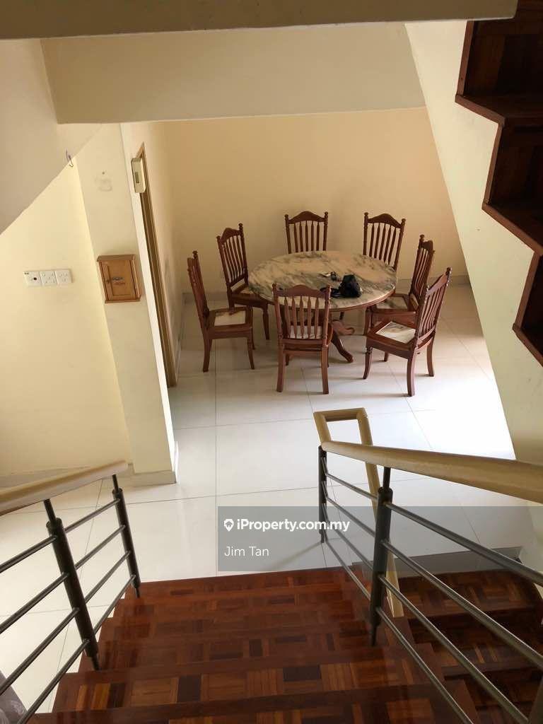 Rumah Bandar untuk Disewa di Villa Laman Tasik, Bandar Sri Permaisuri, Cheras oleh Jim Tan - iProperty.com.my