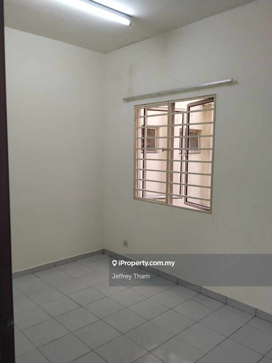 Townhouse for Sale in Taman Amansiara, Rawang by Jeffrey Tham - iProperty.com.my