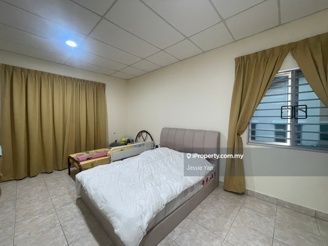 Rumah Berkembar untuk Dijual di Taman Bukit Serdang, Seri Kembangan oleh Jessie Yap - iProperty.com.my