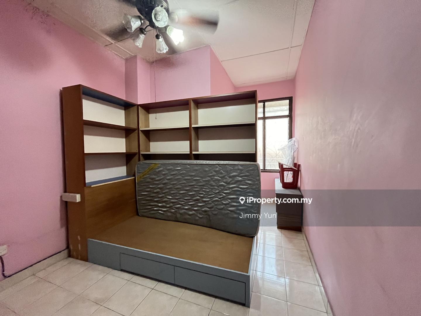 Rumah Berangkai 2.5 Tingkat untuk Dijual di Taman Bukit Serdang, Seri Kembangan oleh Jimmy Yun - iProperty.com.my
