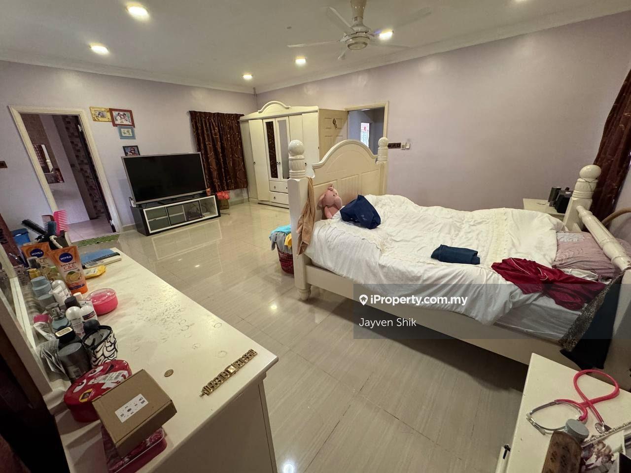 Semi-Detached House for Sale in Bandar Putra Permai, Seri Kembangan by Jayven Shik - iProperty.com.my