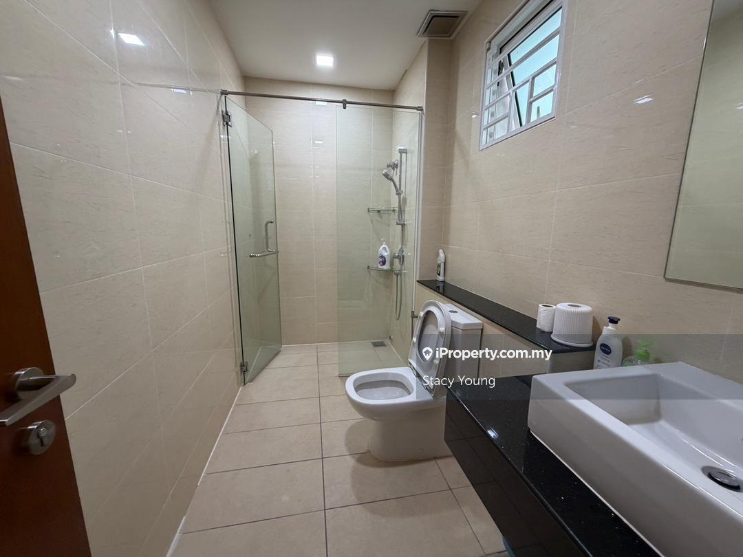 Rumah Berangkai 3 Tingkat untuk Dijual di Taman Taming Indah 2, Bandar Sungai Long oleh Stacy Young - iProperty.com.my