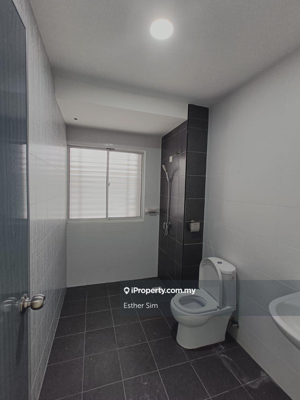 Rumah Berangkai 2 Tingkat untuk Dijual di Taman Casa Maya, Sungai Dua oleh Esther Sim - iProperty.com.my