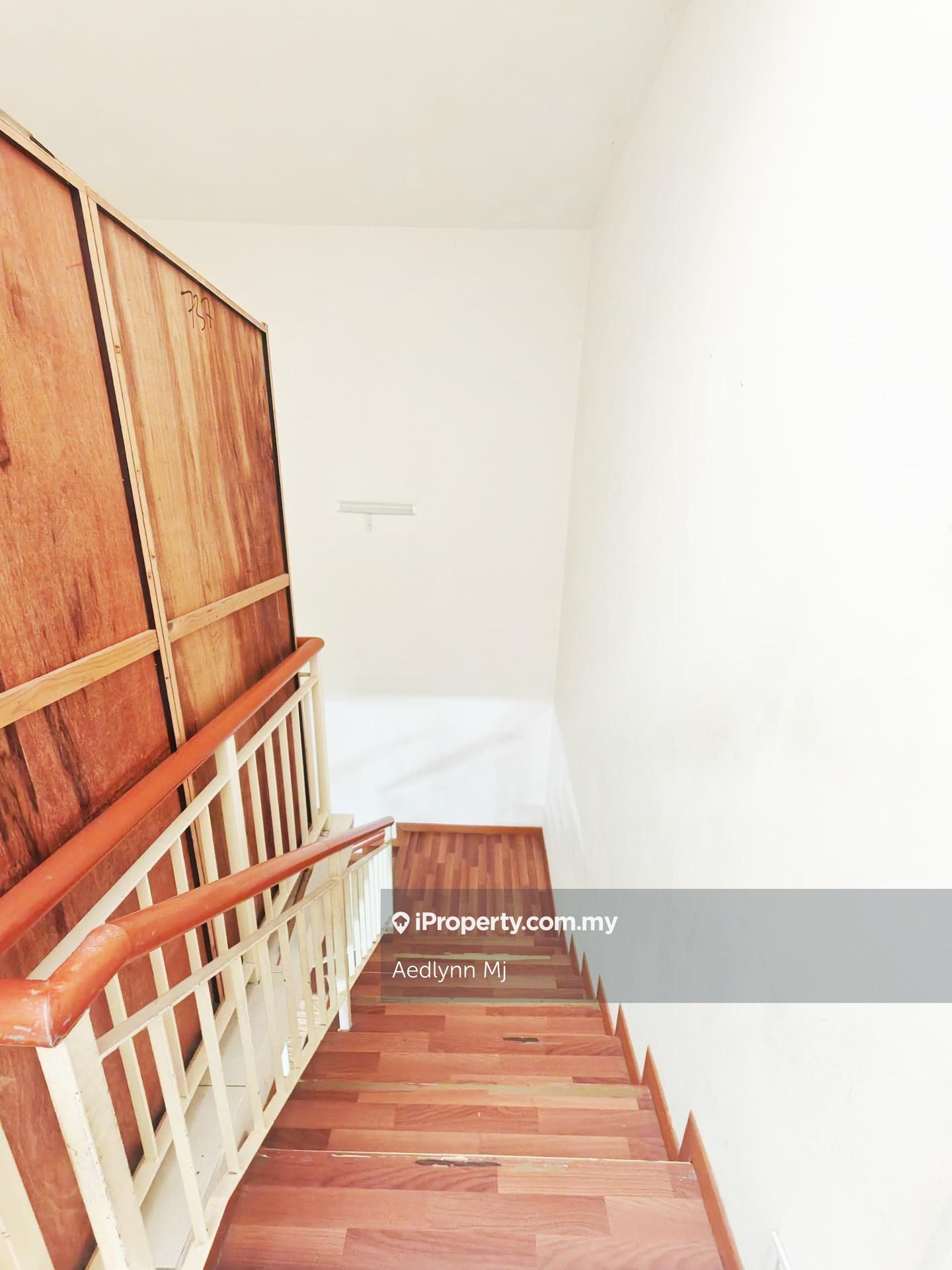 Rumah Berangkai 2 Tingkat untuk Dijual di Taman Putra Impiana, Puchong oleh Aedlynn Mj - iProperty.com.my