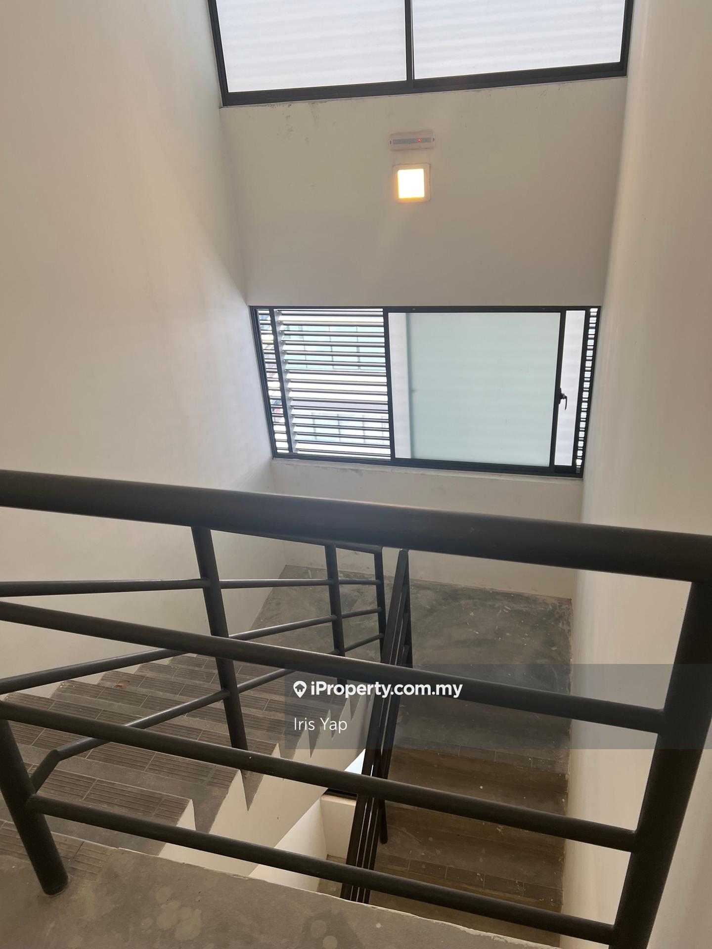 Pejabat-Runcit untuk Dijual di Akasa Business Park Cheras South ,balakong, Balakong oleh Iris Yap - iProperty.com.my