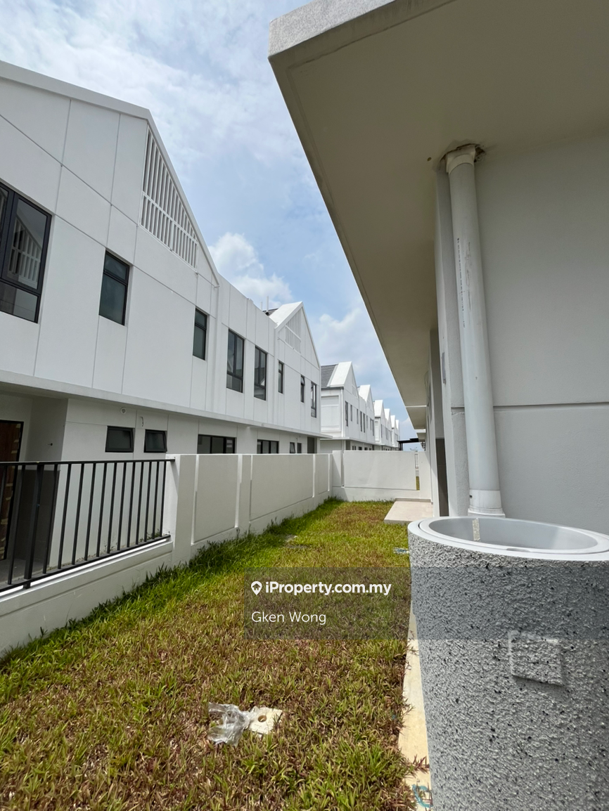 Rumah Berkembar untuk Dijual di gh9xv, Shah Alam oleh Gken Wong - iProperty.com.my