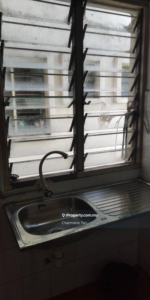 Pangsapuri untuk Dijual di Pangsapuri Seroja oleh Charmaine Tan - iProperty.com.my