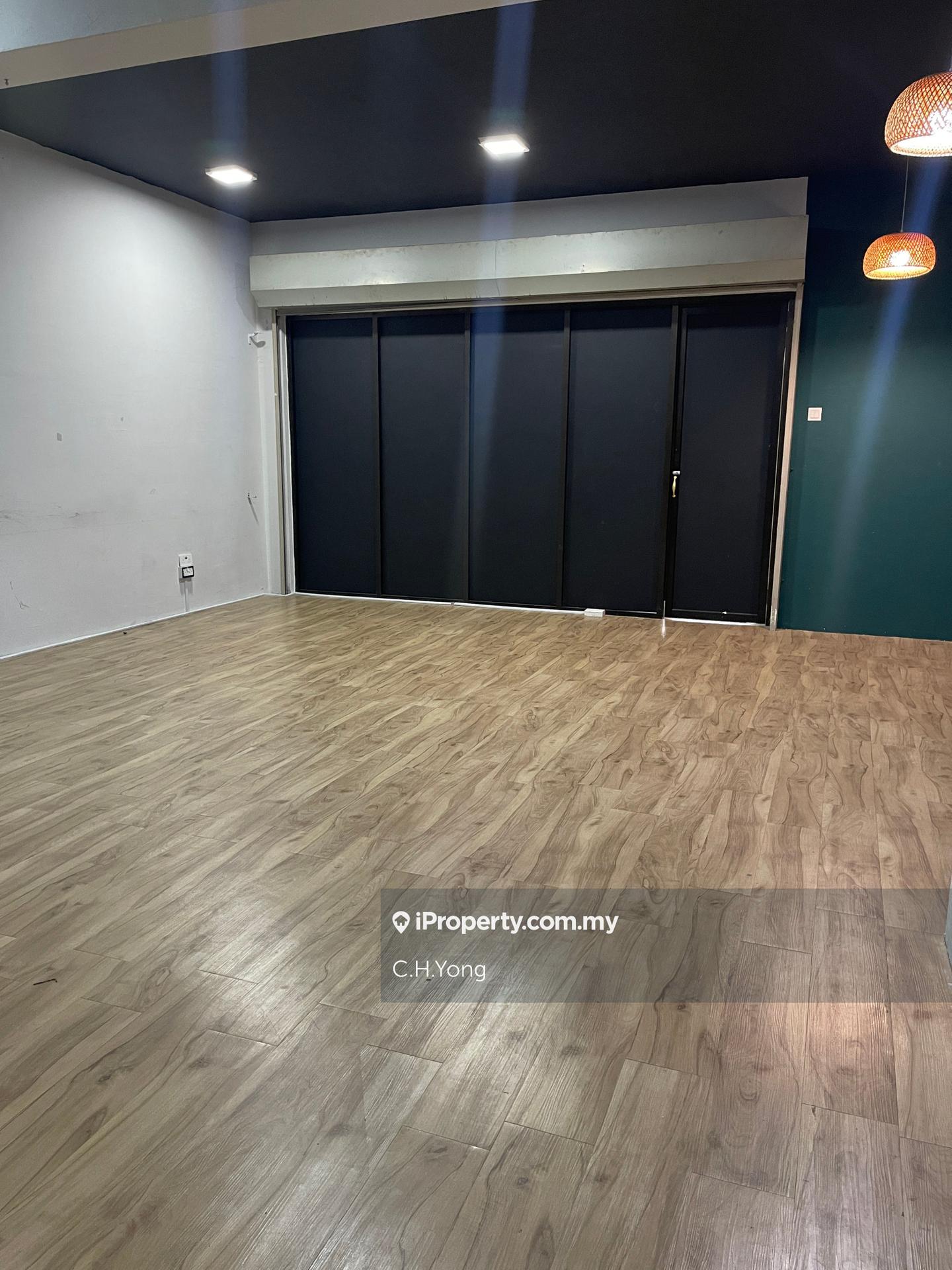 Pejabat untuk Disewa di Bandar Putra Permai, Seri Kembangan oleh C.H.Yong - iProperty.com.my