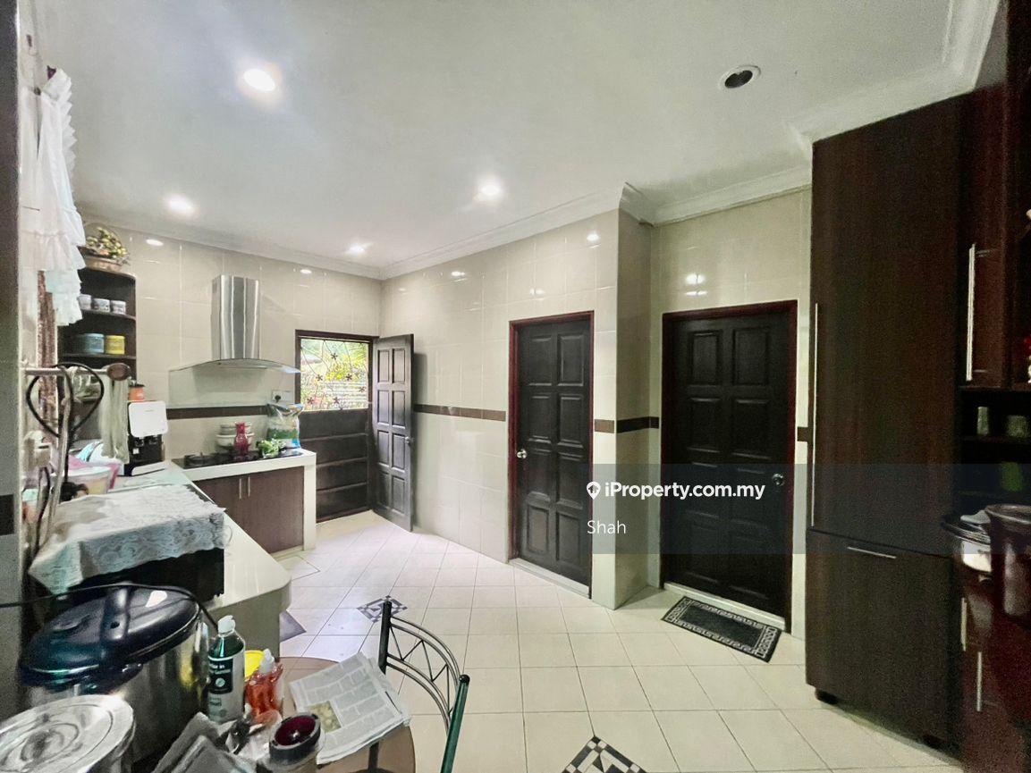 2.5-storey Terraced House for Sale in Laman Oakleaf, Ampang by Shah - iProperty.com.my