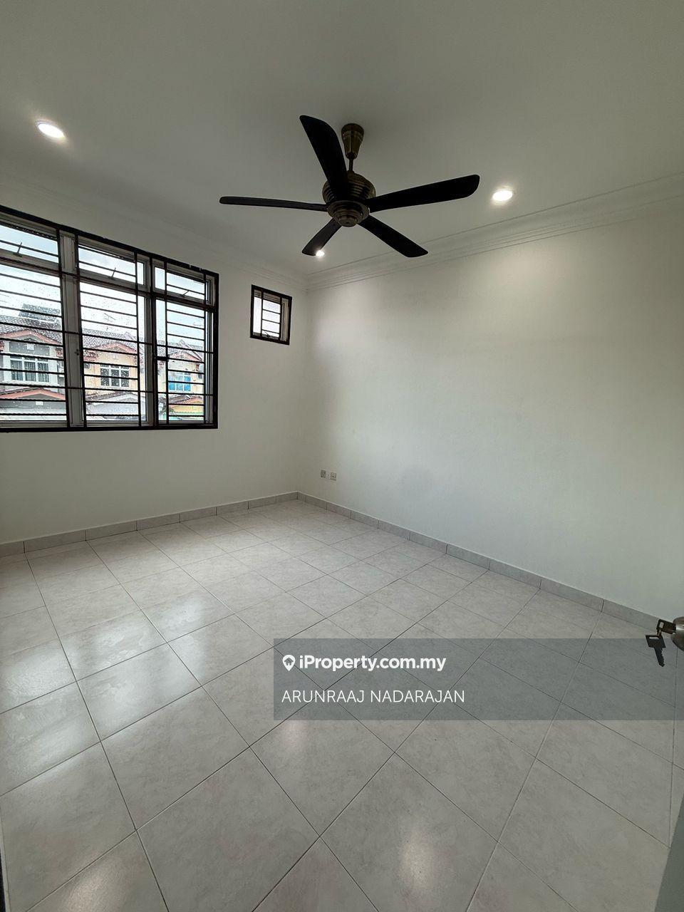 Rumah Berangkai 2 Tingkat untuk Dijual di Taman Bestari Indah, Ulu Tiram oleh ARUNRAAJ NADARAJAN - iProperty.com.my