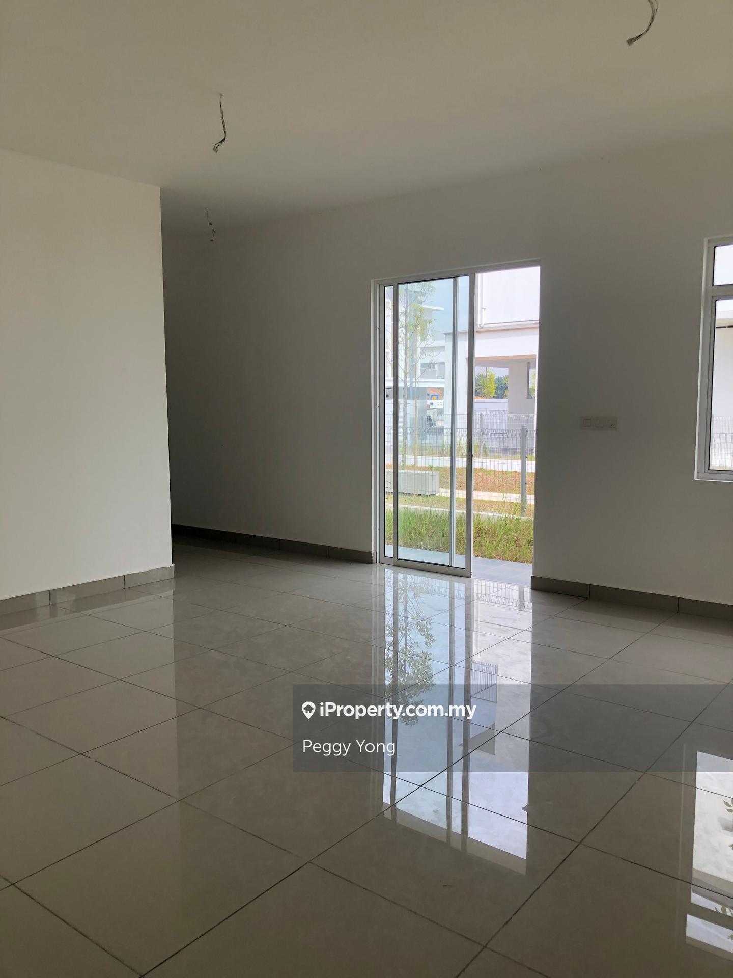 Townhouse for Sale in Taman Plantinum Residence, Dengkil by Peggy Yong - iProperty.com.my