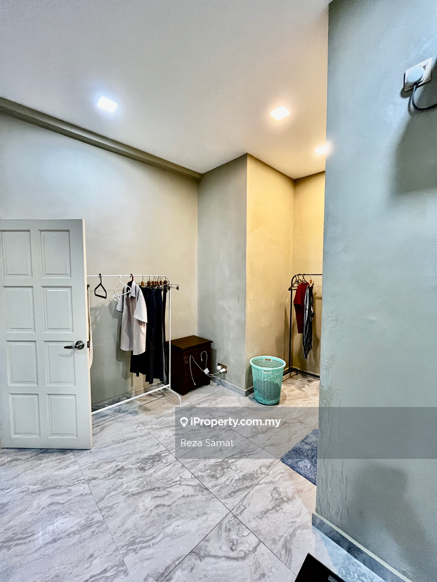 Rumah Berangkai 2 Tingkat untuk Dijual di Sungai bertek klang, Klang oleh Reza Samat - iProperty.com.my