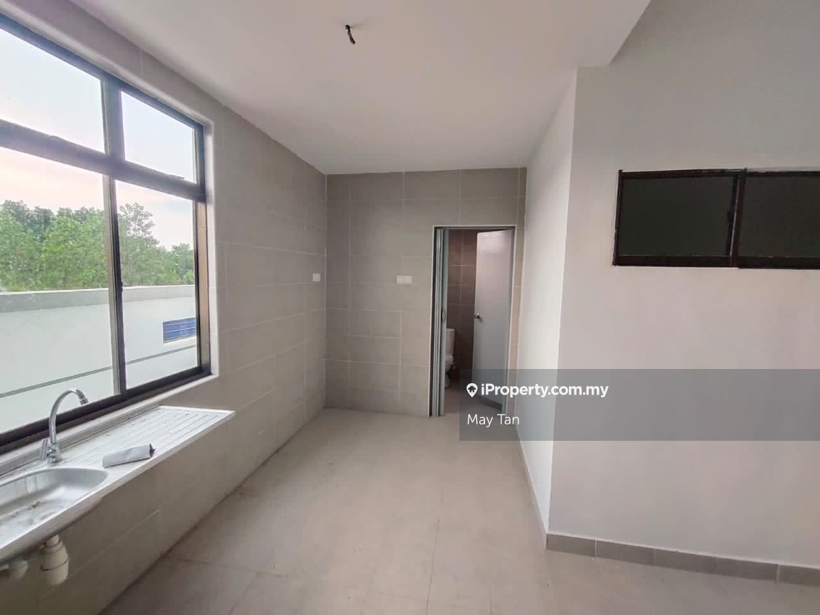 Rumah Berangkai 2 Tingkat untuk Dijual di Taman Mengkibol/Free lawyer &Stamp duty, Kluang oleh May Tan - iProperty.com.my