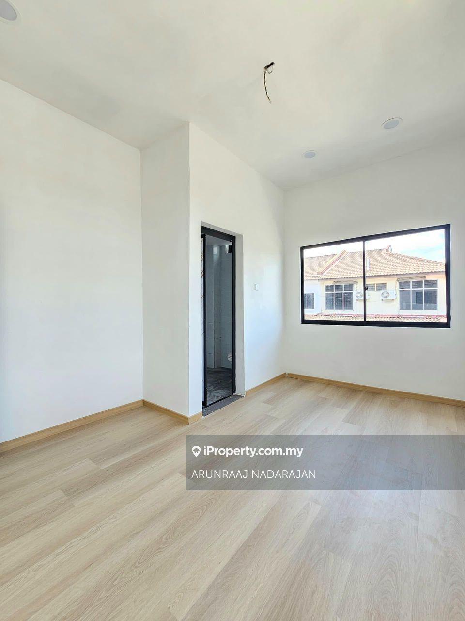 Rumah Berangkai 2 Tingkat untuk Dijual di Taman Puteri Wangsa, Ulu Tiram oleh ARUNRAAJ NADARAJAN - iProperty.com.my