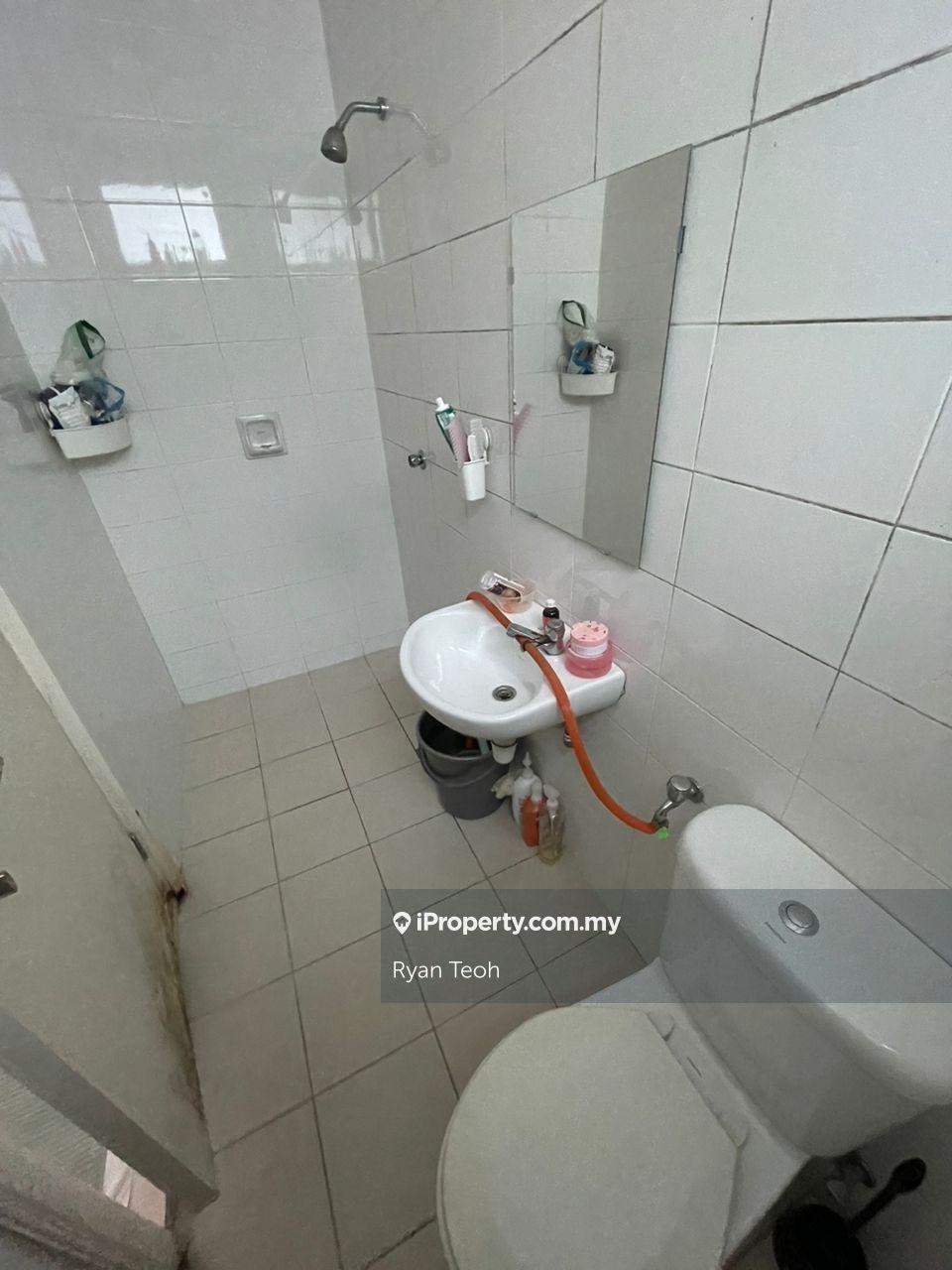 Rumah Berkembar untuk Dijual di The Rafflesia, Damansara Perdana oleh Ryan Teoh - iProperty.com.my