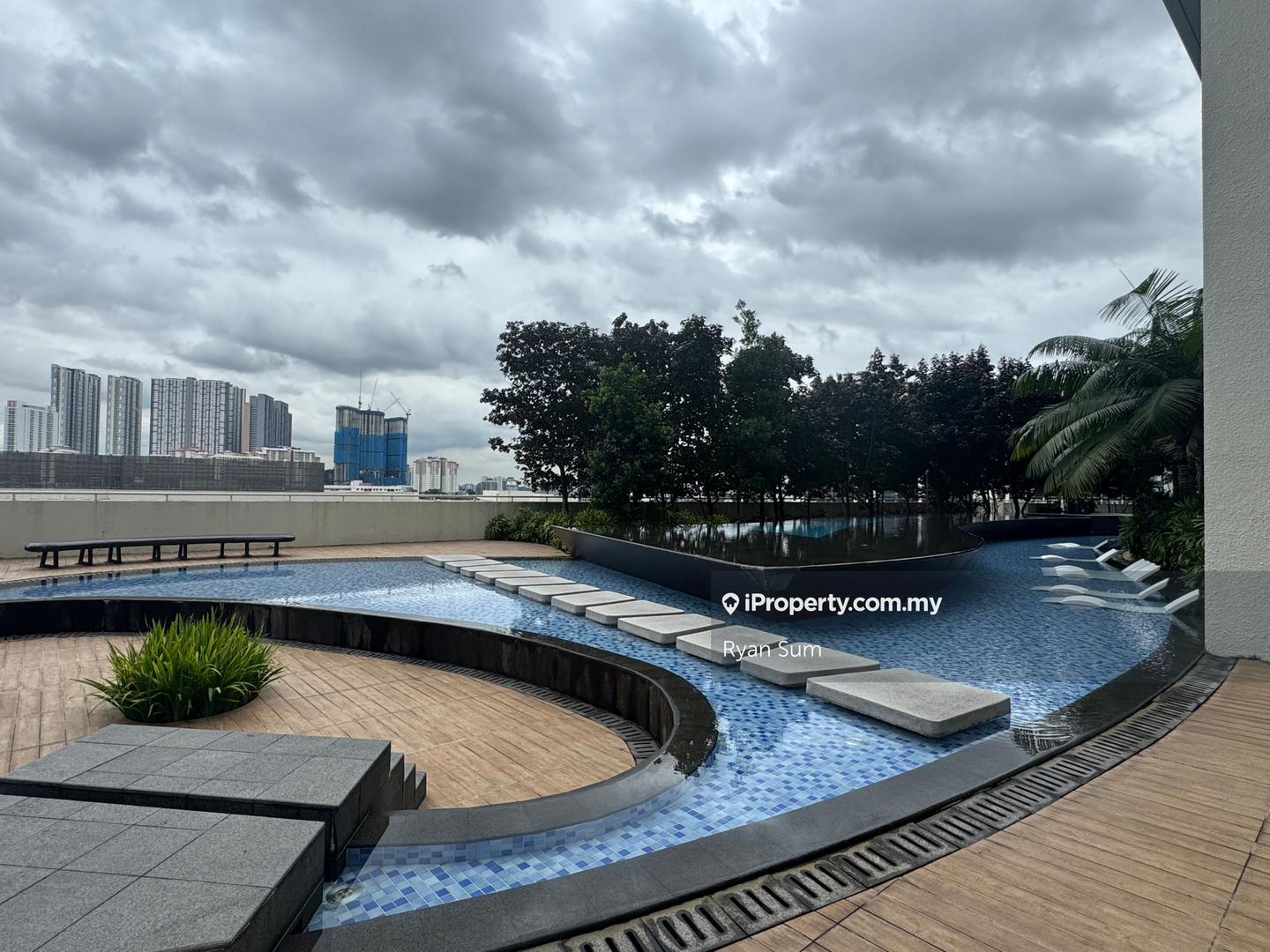 Residensi Servis untuk Dijual di The Park Sky Residence oleh Ryan Sum - iProperty.com.my