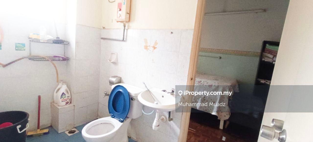 Rumah Berangkai 2 Tingkat untuk Dijual di Jalan Sungai Rasau, Berjaya Park, Shah Alam oleh Muhammad Muadz - iProperty.com.my