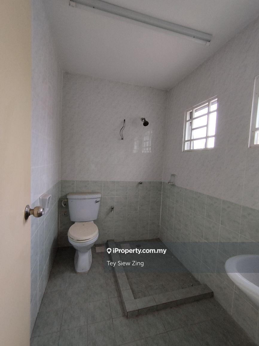 Rumah Berangkai 2.5 Tingkat untuk Dijual di Bukit Serdang, BS 9, BS 10, Taman Bukit Serdang, Seri Kembangan oleh Tey Siew Zing - iProperty.com.my