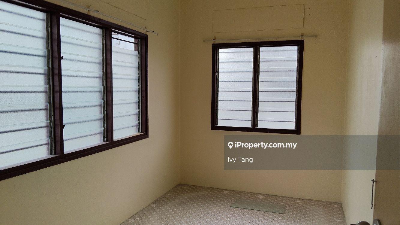 Banglo untuk Dijual di Taman golf, Ipoh perak, Ipoh oleh Ivy Tang - iProperty.com.my