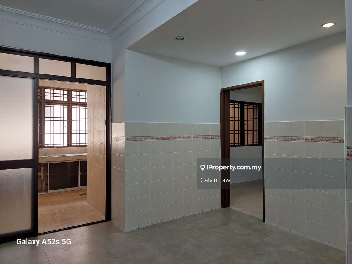 Rumah Berangkai 2.5 Tingkat untuk Dijual di Bandar Utama 6, Bandar Utama oleh Calvin Law - iProperty.com.my