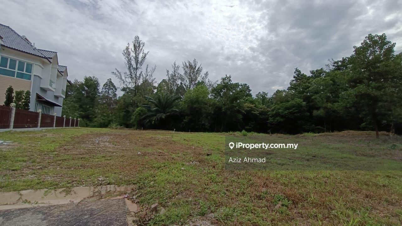 Bungalow Land for Sale in Perdana Lakeview East, Cyberjaya by Aziz Ahmad - iProperty.com.my