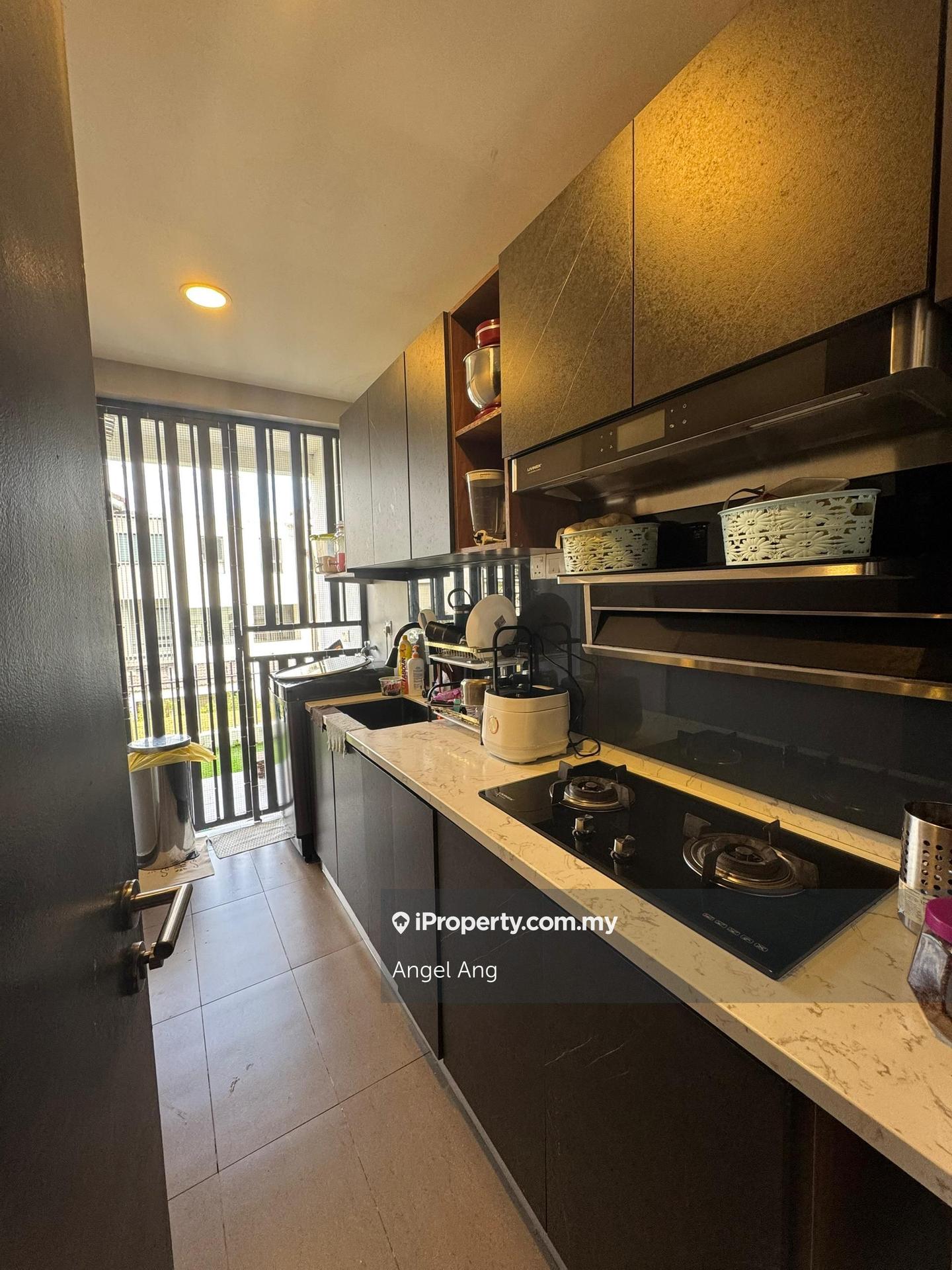 Rumah Berangkai 3 Tingkat untuk Dijual di Tamansari Camelia, Rawang oleh Angel Ang - iProperty.com.my