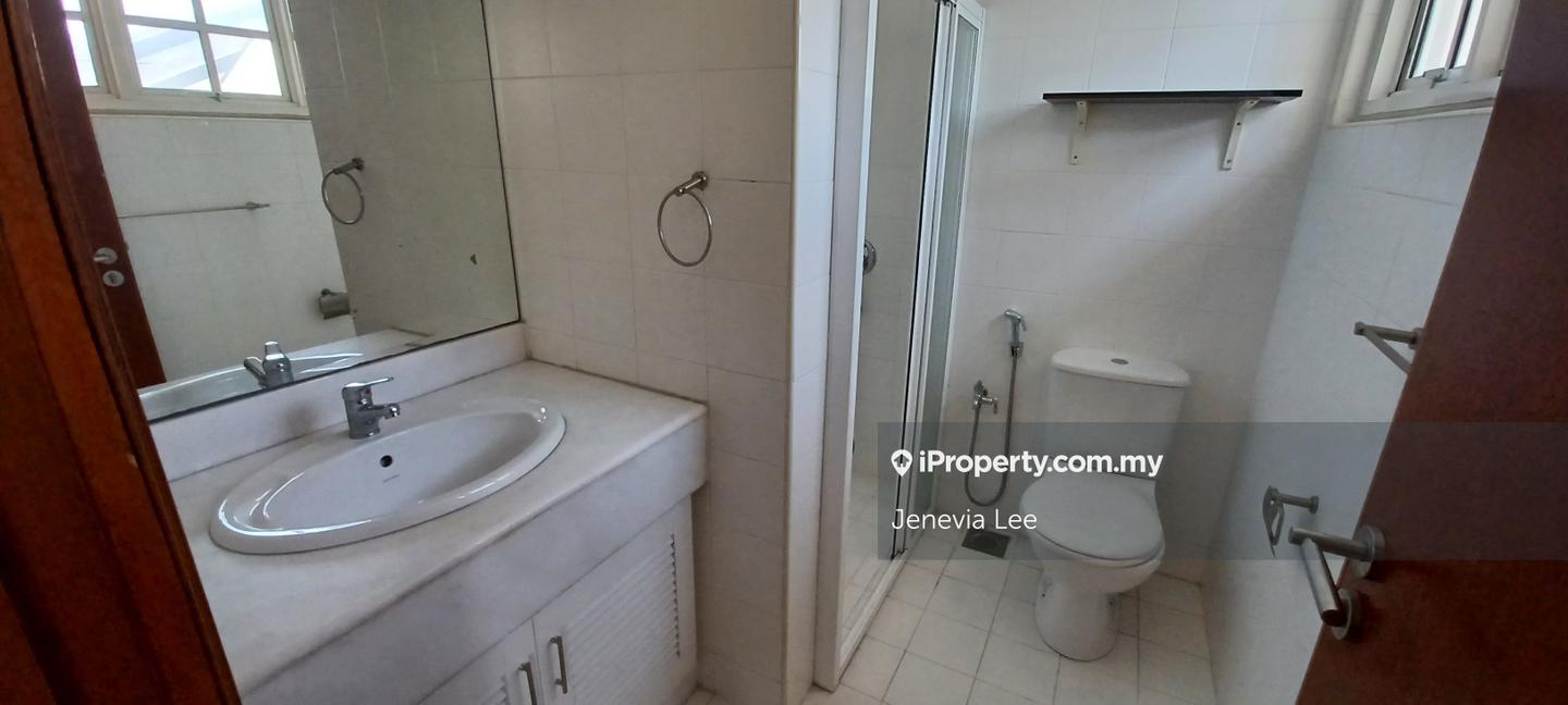 Rumah Bandar untuk Disewa di Ampang Hilir, Ampang oleh Jenevia Lee - iProperty.com.my