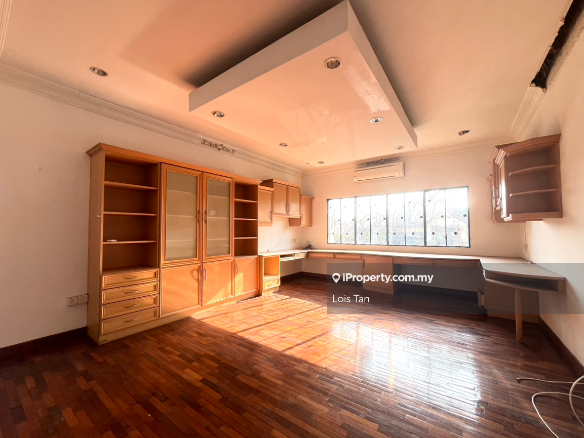 Bungalow House for Sale in Kota Kemuning, Shah Alam by Lois Tan - iProperty.com.my