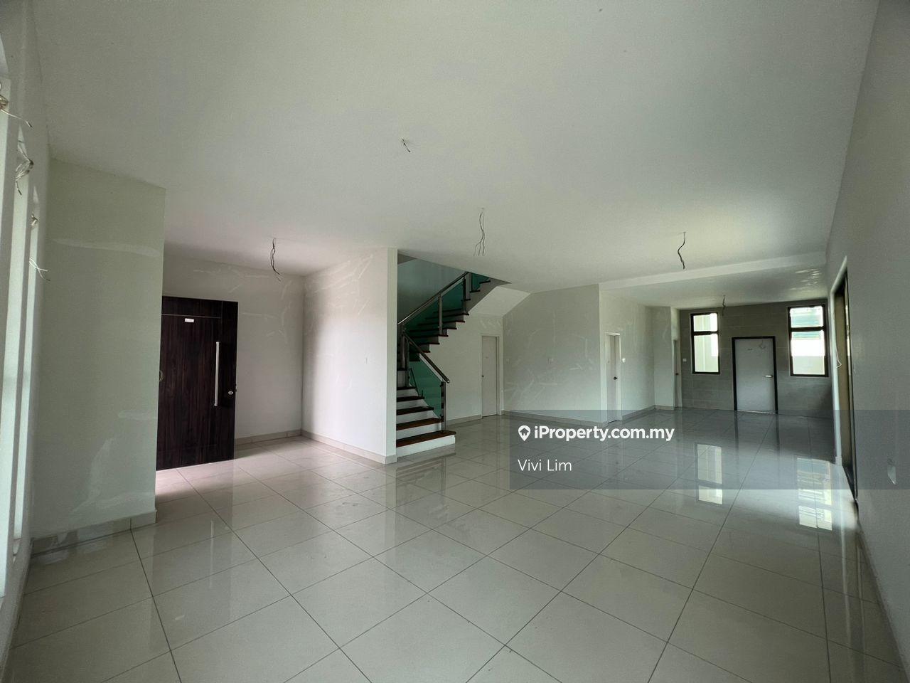 Rumah Berangkai 2 Tingkat untuk Dijual di Taman Tasik Indah, Kluang oleh Vivi Lim - iProperty.com.my