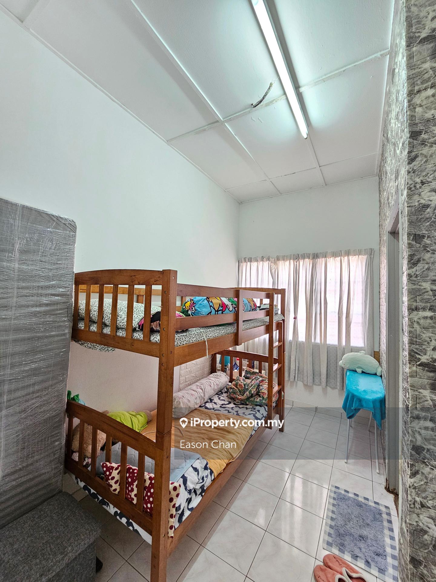 Rumah Berangkai 2 Tingkat untuk Dijual di Taman Desa Serdang, Seri Kembangan oleh Eason Chan - iProperty.com.my