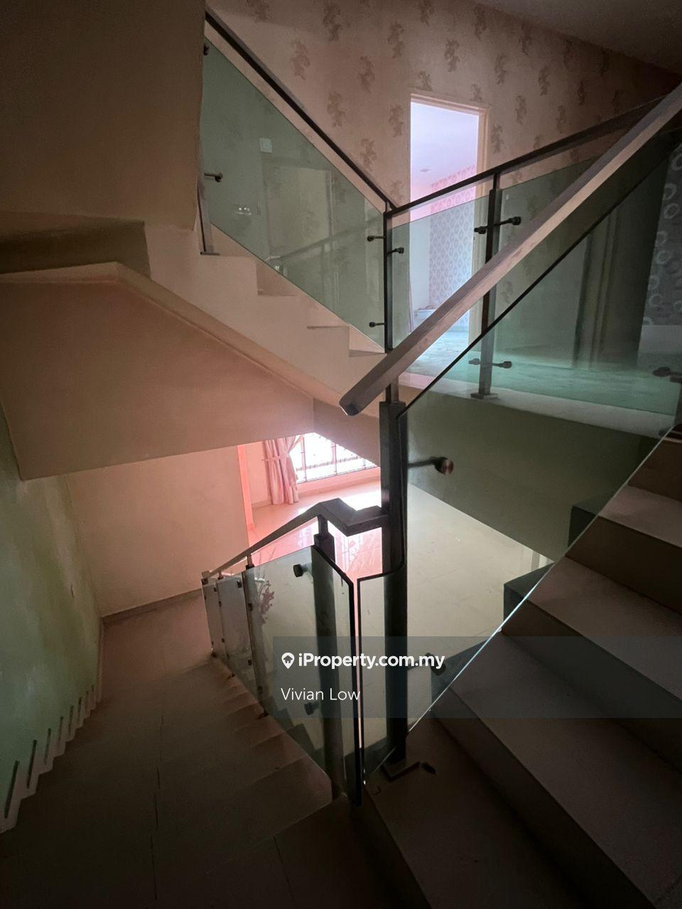 Rumah Berangkai 2.5 Tingkat untuk Dijual di Taman Suria Tropika, Seri Kembangan oleh Vivian Low - iProperty.com.my