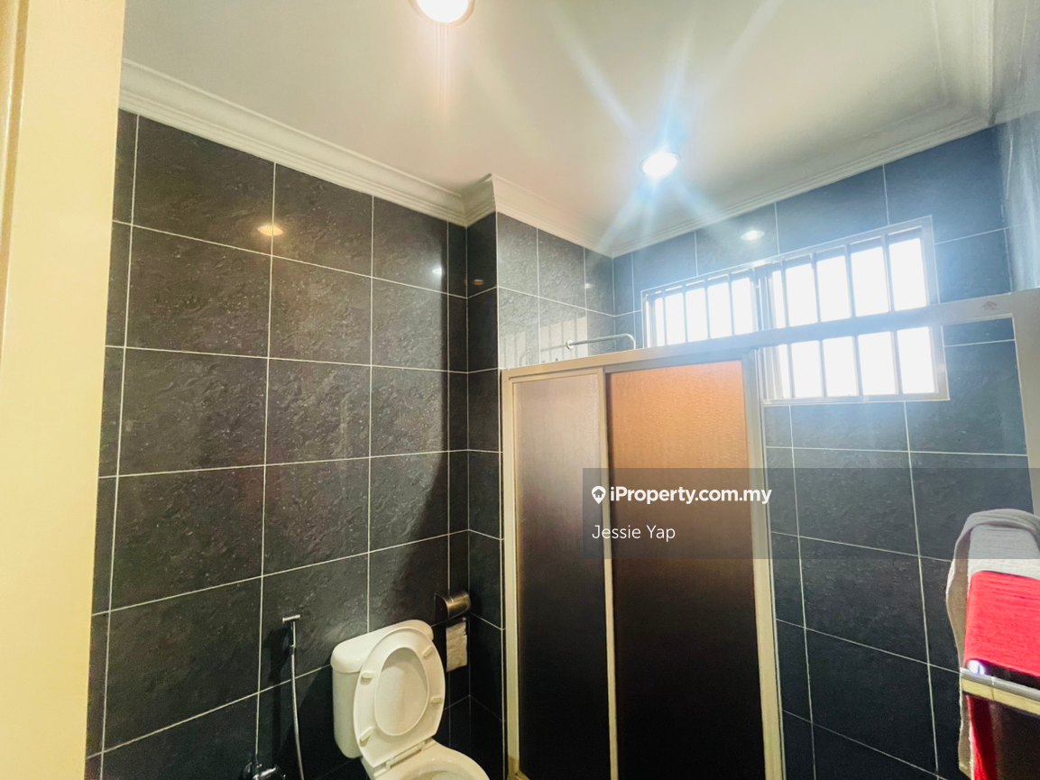Semi-Detached House for Sale in Taman Bukit Serdang, Seri Kembangan by Jessie Yap - iProperty.com.my