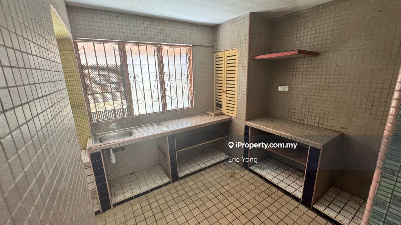 Flat for Sale in Flat Taman Ungku Tun Aminah by Eric Yong - iProperty.com.my