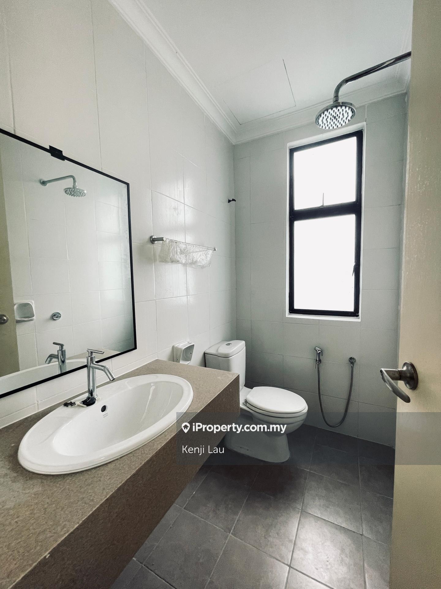 Rumah Bandar untuk Dijual di Bandar Tun Hussein Onn, Cheras oleh Kenji Lau - iProperty.com.my