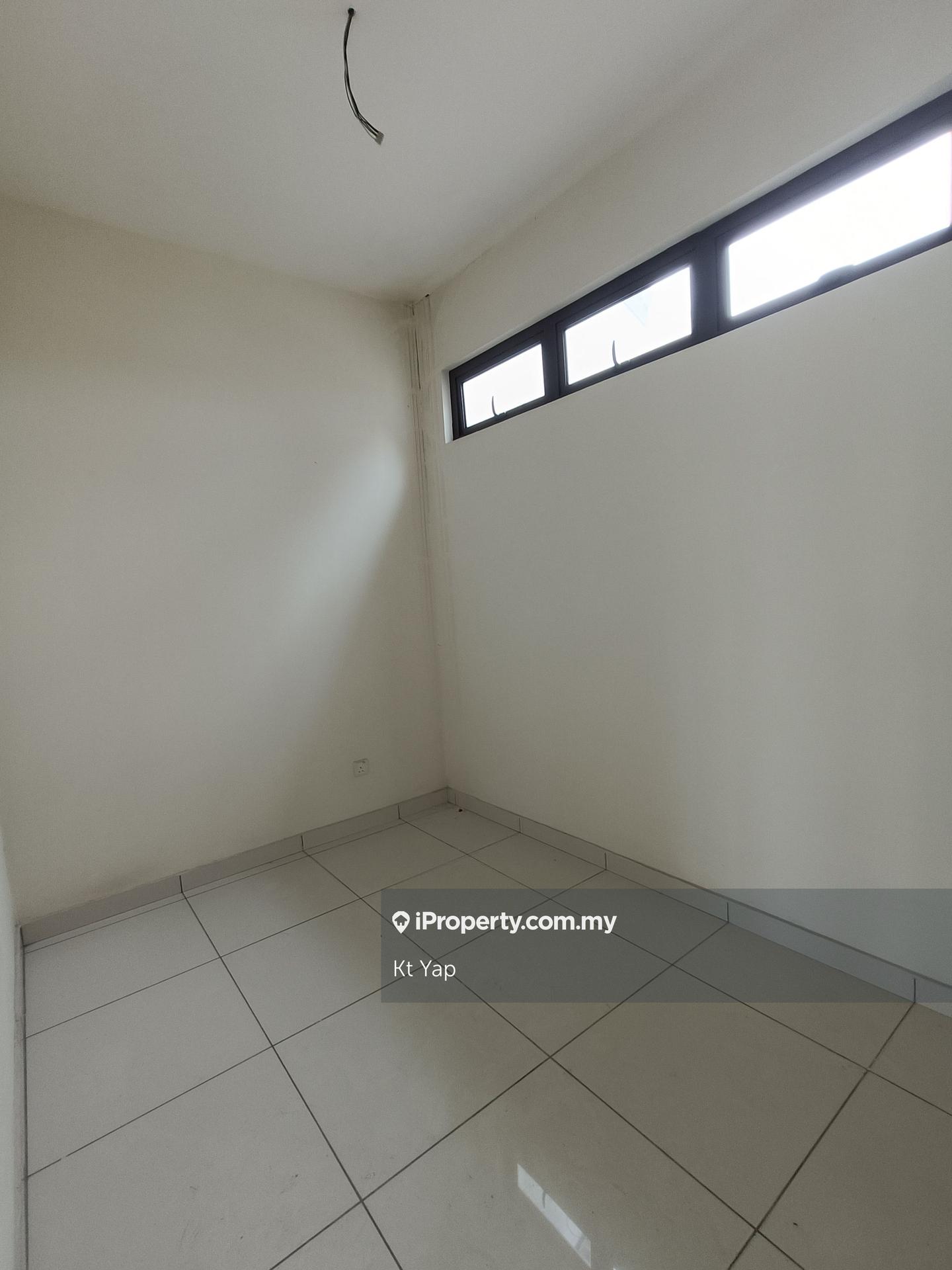 Rumah Berangkai 3 Tingkat untuk Dijual di Gembira 33, Kuchai Lama, Happy Garden, Salak South, Sri Petaling oleh Kt Yap - iProperty.com.my