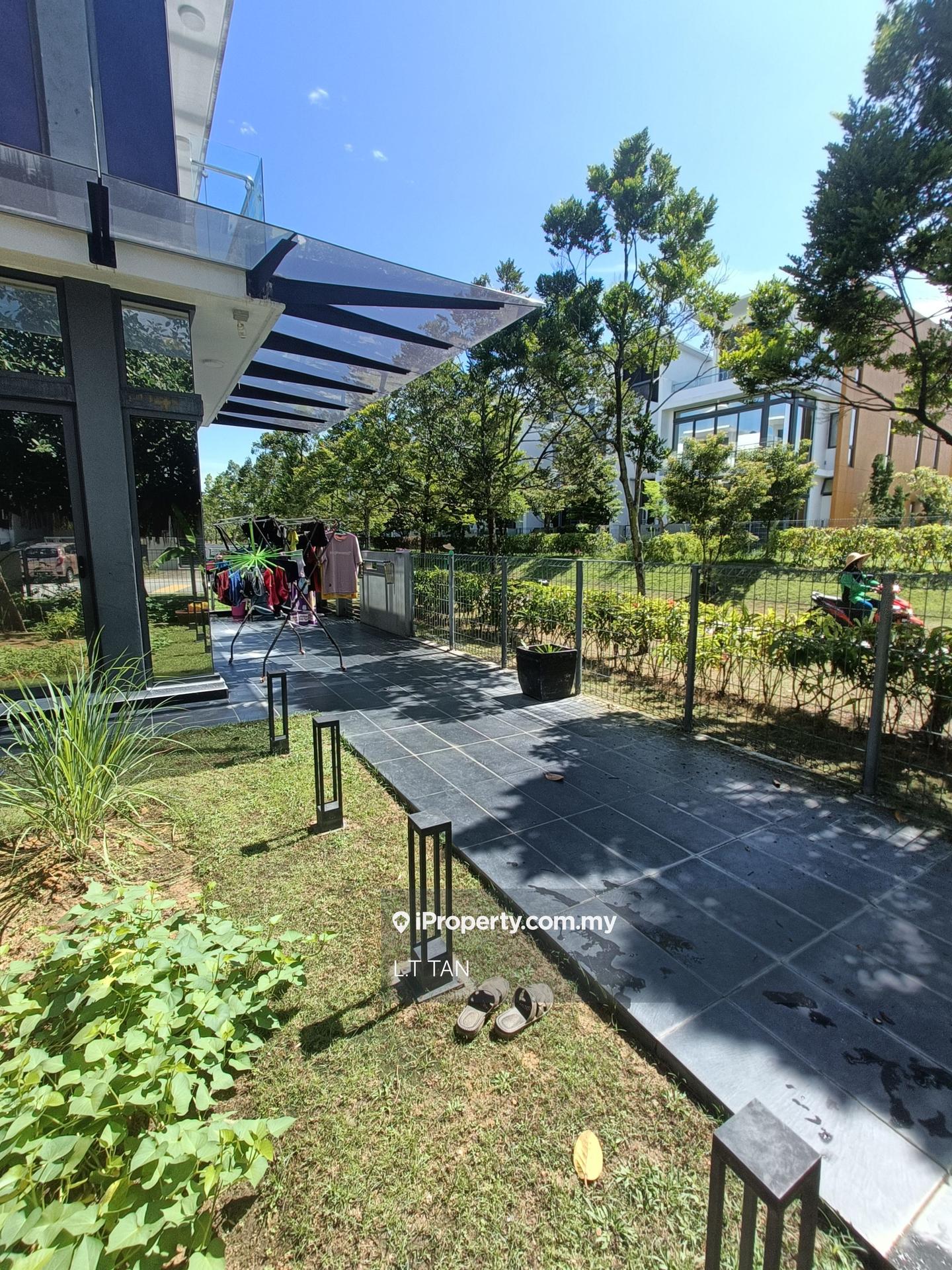 Rumah Berangkai 3 Tingkat untuk Dijual di Taman Tasik Pinggiran, Sungai Besi oleh L.T TAN - iProperty.com.my